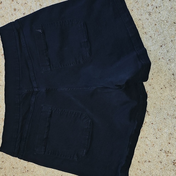 💙Nautica Women’s Navy High-Waist Casual Shorts - Picture 3 of 3
